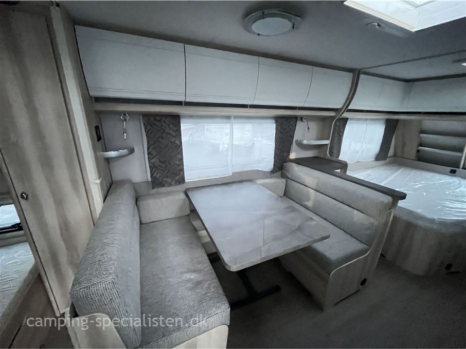 Hobby De Luxe 560 KMFe